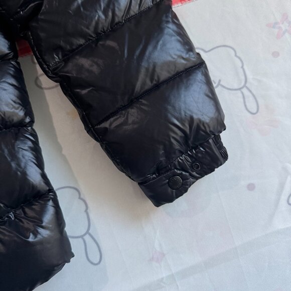 Moncler Short Shiny Down Jacket With Hood - Picture 5 of 11